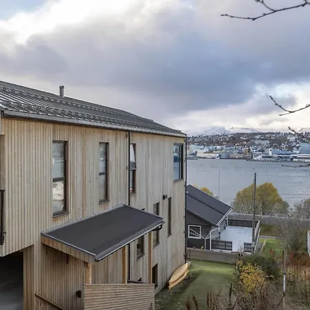 شقة Modern 1-room - Right By The Arctic Cathedral And Fjellheisen ترومسو